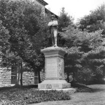 Civil War commemorative statue